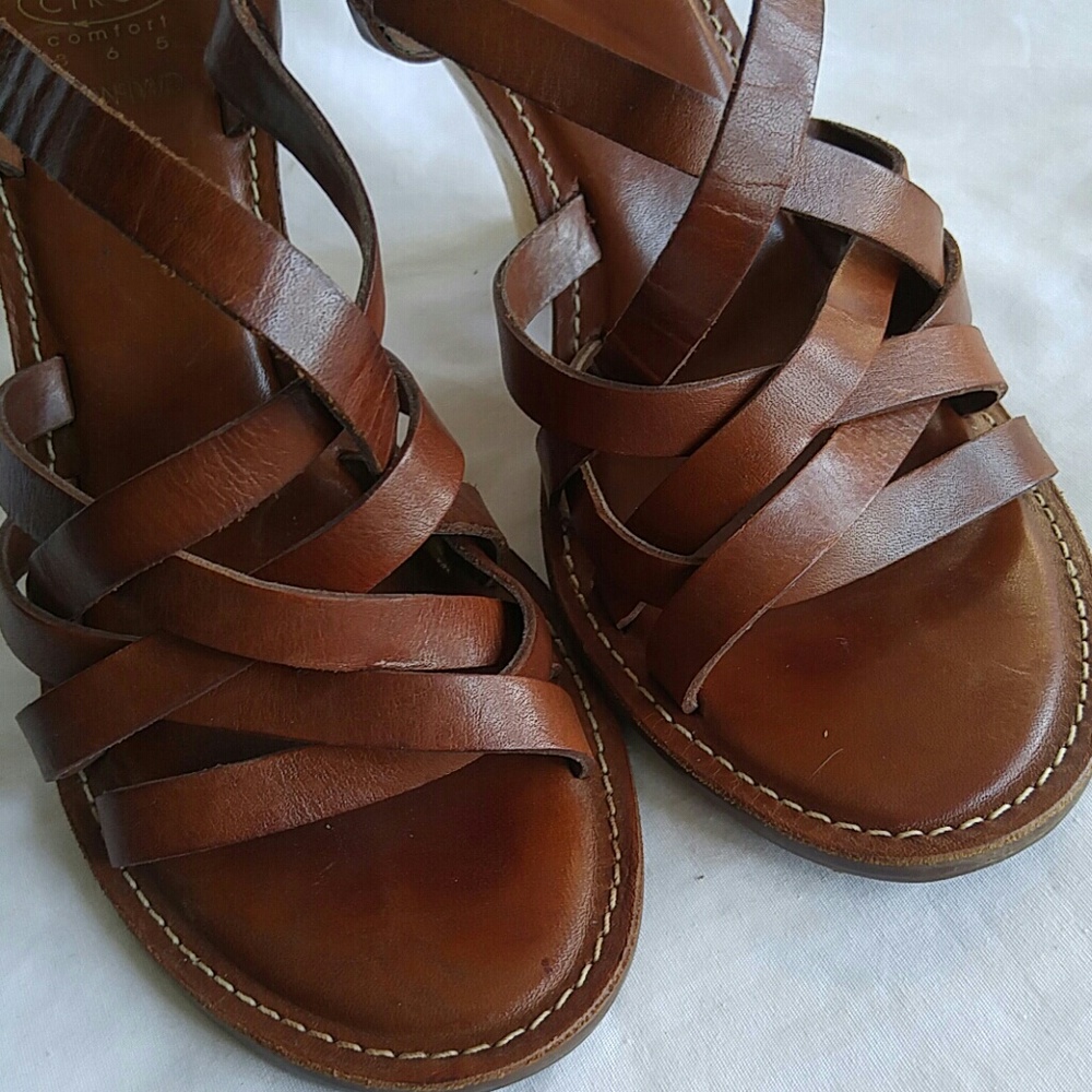 Shoes - Picture 3 of 8